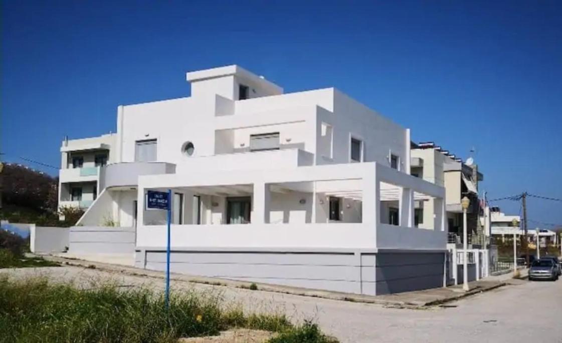 - Comfy Center Rodos Apartment Asgourou